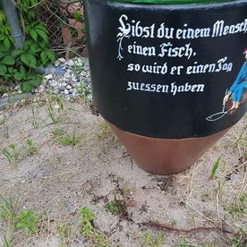 Fischereibetrieb Kuse, Fischerstube und Räucherei direkt and er Promenade von Binz.